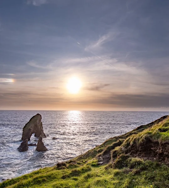 Crohy Head Sea Arch nadrág alatt naplemente-County Donegal, Írország — Stock Fotó
