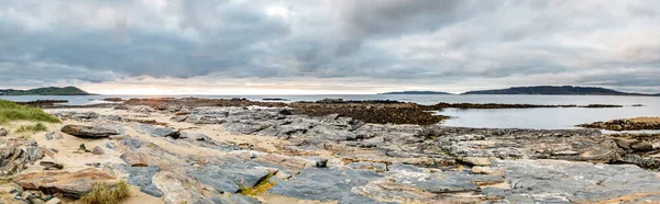 Narin Strand to piękna duża plaża z niebieską flagą w Portnoo, hrabstwo Donegal - Irlandia — Zdjęcie stockowe