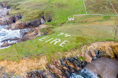Maghery, Dungloe-County Donegal tarafından vahşi Atlantik kıyı şeridinin havadan görünümü-Irlanda.