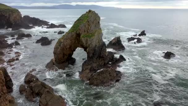 Aerial view of the Crohy Head Sea Arch, County Donegal - Ireland — Stock Video