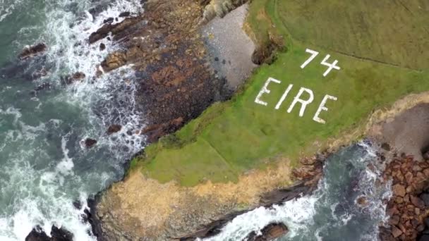 Vista aérea da costa do Atlântico Selvagem por Maghery, Dungloe - County Donegal - Irlanda — Vídeo de Stock