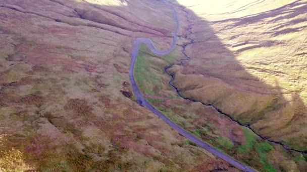 Aerial view from Glengesh Pass by Ardara, Donegal, Ireland — Stock video