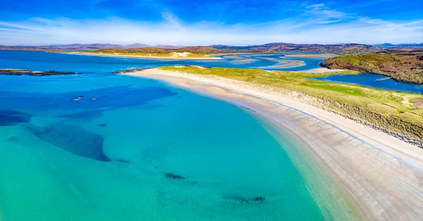 Flygfoto över stranden Carrickfad och Cashelgolan, Castlegoland, av Portnoo i grevskapet Donegal - Irland — Stockfoto