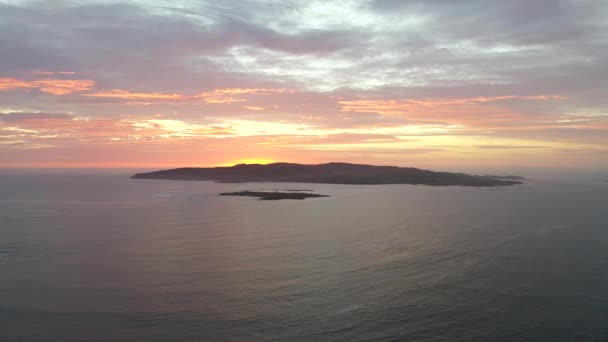 Flygfoto över Aran Island - Arranmore - County Donegal, Irland — Stockvideo