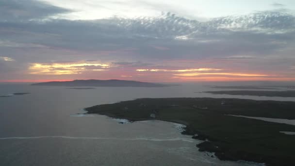 Вид с воздуха на остров Аран - Арранмор - графство Донегал, Ирландия — стоковое видео