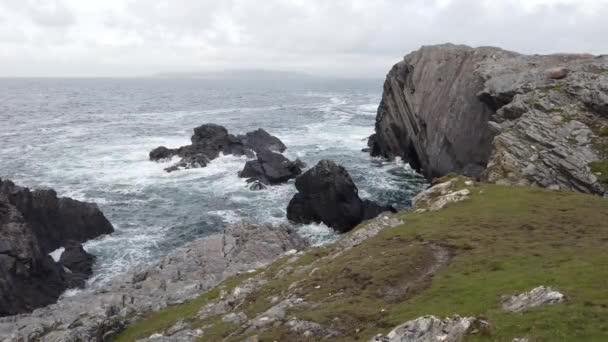 Kustlinjen vid Dawros i grevskapet Donegal - Irland. — Stockvideo