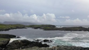 Donegal İlçesi Daros kıyı şeridinin havadan görüntüsü - İrlanda.