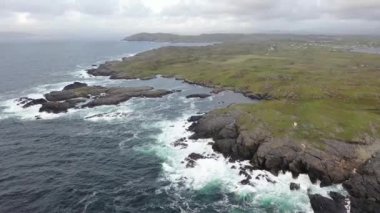 Donegal İlçesi 'ndeki Dawros kıyı şeridinin havadan görüntüsü - İrlanda.