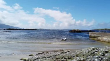 Donegal, İrlanda 'daki Rosbeg' deki güzel sahil.