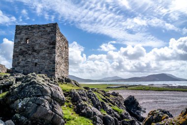 Carrickabraghy Şatosu - Doagh Adası, Inishowen, Donegal Bölgesi - İrlanda
