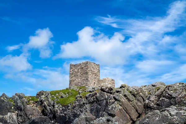 Castillo de Carrickabraghy - Isla de Doagh, Inishowen, Condado de Donegal - Irlanda — Foto de Stock