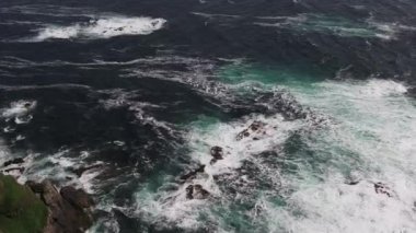 Glashedy Adası Havalimanı, Trawbreaga Körfezi 'nin batısındaki ıssız bir ada Donegal, İrlanda