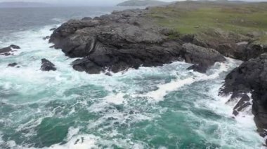 Donegal İlçesi 'ndeki Dawros kıyı şeridinin havadan görüntüsü - İrlanda.