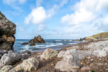 Maling Kuyusu 'nun güzel kıyısı, Inishowen - County Donegal, İrlanda