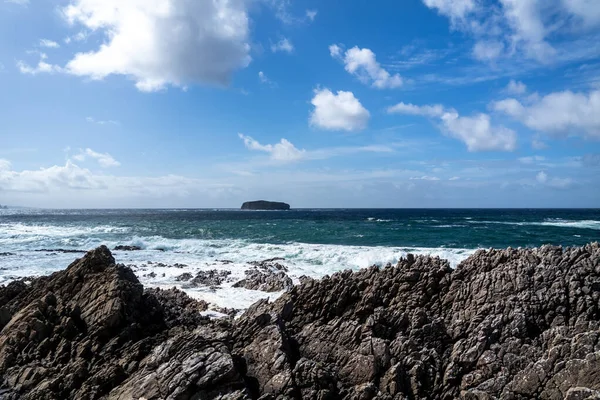 Glashedy Island egy lakatlan sziget, körülbelül 1 mérföldre a Pollen parttól nyugatra Trawbreaga Bay-től. Itt látható a várak - Donegal, Írország — Stock Fotó