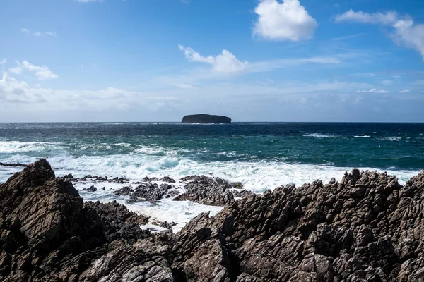 Glashedy Island egy lakatlan sziget, körülbelül 1 mérföldre a Pollen parttól nyugatra Trawbreaga Bay-től. Itt látható a várak - Donegal, Írország — Stock Fotó