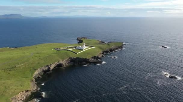 St. Johns Point, County Donegal, İrlanda 'daki güzel sahil manzarası. — Stok video