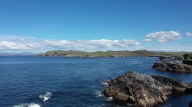 Donegal İlçesi 'ndeki Dawros kıyı şeridinin havadan görüntüsü - İrlanda