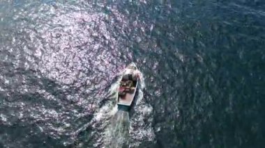 Donegal, İrlanda 'daki Dawros' ta balıkçı teknesi