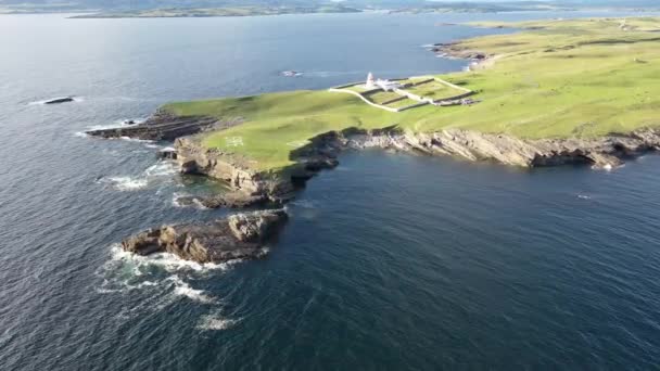 Vista aérea da bela costa em St. Johns Point, Condado de Donegal, Irlanda — Vídeo de Stock