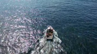 Donegal, İrlanda 'daki Dawros' ta balıkçı teknesi