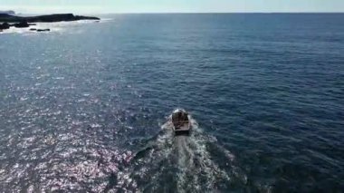 Donegal, İrlanda 'daki Dawros' ta balıkçı teknesi