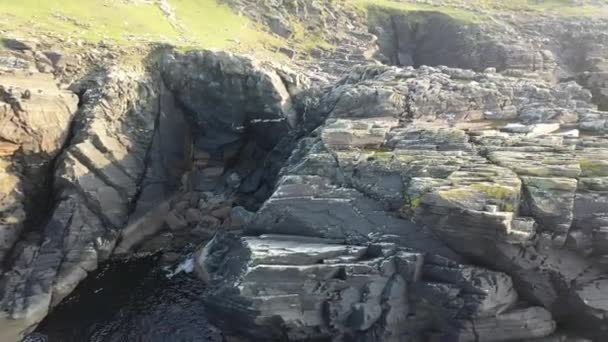 Vista aérea de la costa de Dawros en el Condado de Donegal - Irlanda — Vídeo de stock