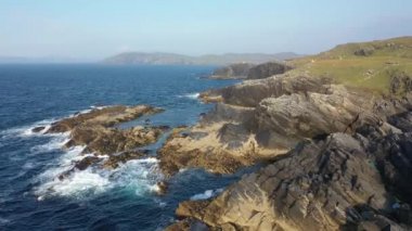 Donegal İlçesi 'ndeki Dawros kıyı şeridinin havadan görüntüsü - İrlanda