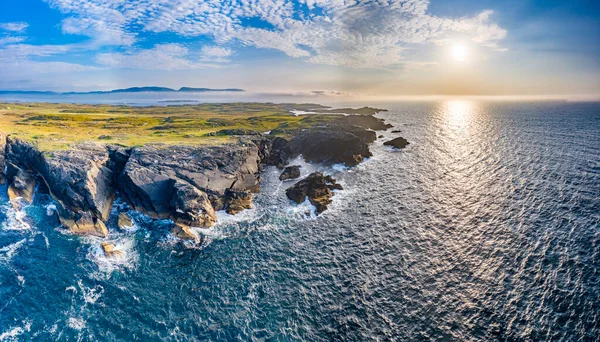 Vista aérea da costa de Daros, no condado de Donegal - Irlanda. — Fotografia de Stock