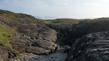 Donegal İlçesi 'ndeki Dawros kıyı şeridinin havadan görüntüsü - İrlanda