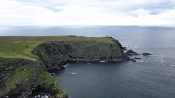 A incrível costa de Glencolumbkille Donegal - Irlanda — Vídeo de Stock