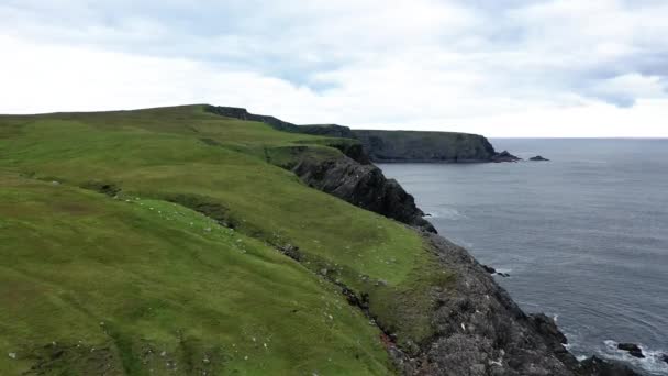 A incrível costa de Glencolumbkille Donegal - Irlanda — Vídeo de Stock