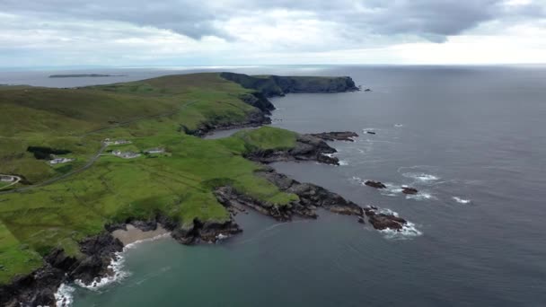 A incrível costa de Glencolumbkille Donegal - Irlanda — Vídeo de Stock