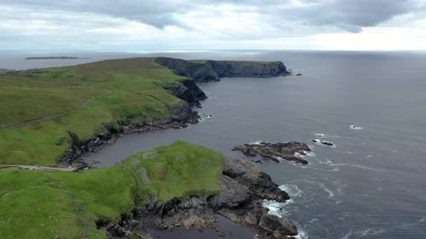 A incrível costa de Dooey entre Glencolumbkille e Maling Beg Donegal - Irlanda — Vídeo de Stock