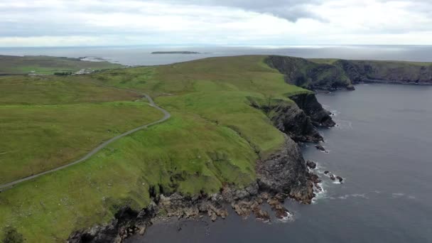 The amazing coast of Dooey between Glencolumbkille and Maling Beg Donegal - Ιρλανδία — Αρχείο Βίντεο