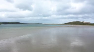 Donegal, İrlanda 'daki Lettermacaward' ın Gweebarra Körfezi