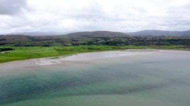 Donegal, İrlanda 'daki Lettermacaward' ın Gweebarra Körfezi