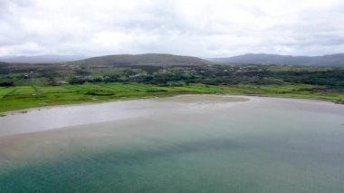 Donegal, İrlanda 'daki Lettermacaward' ın Gweebarra Körfezi