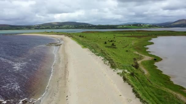 Donegal, İrlanda 'daki Lettermacaward' ın Gweebarra Körfezi — Stok video