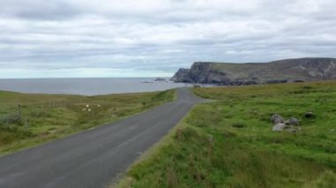 Glencolumbkille Donegal 'in inanılmaz kıyısı - İrlanda