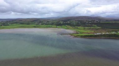 Donegal, İrlanda 'daki Lettermacaward' ın Gweebarra Körfezi