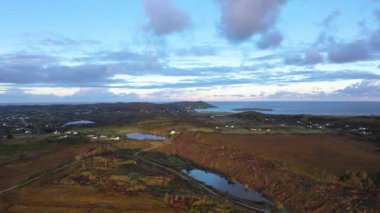 Bonny Glen 'den Donegal, İrlanda' daki Portnoo 'ya doğru uçuyor..