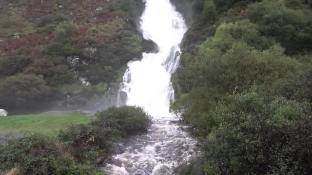 暴雨后流过的阿萨兰卡瀑布 — 图库视频影像