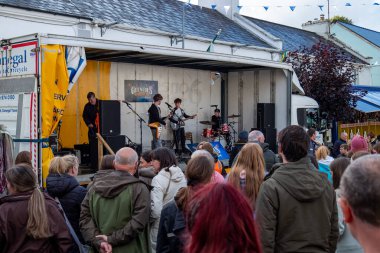 GLENTIES, COUNTY DONEGAL, IRELAND - 13 Eylül 2025: The Hasat Fuarı, Anayol 'da düzenlenen ücretsiz yıllık etkinliktir..