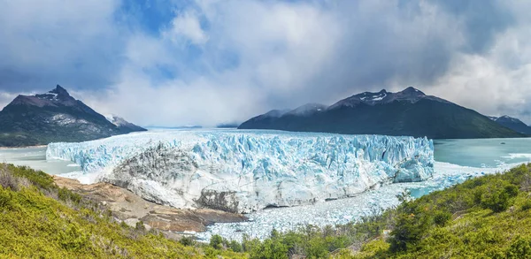 Argentina的Perito移动冰川 — 图库照片