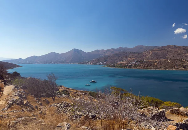 Uitzicht op de Egeïsche zee vanuit Spinalonga — Stockfoto