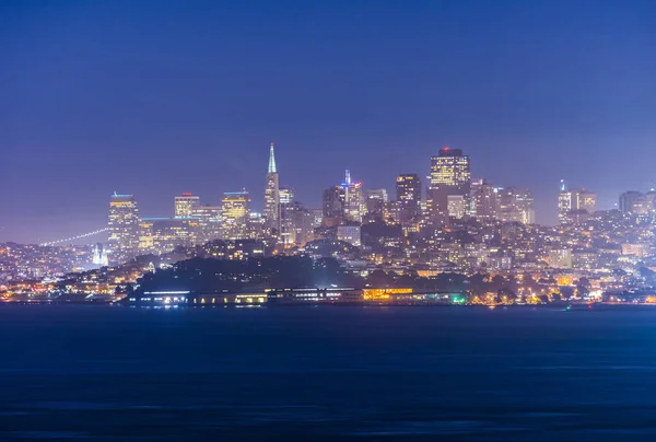 Skyline du soir de San Francisco — Photo