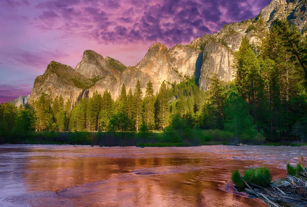 Noite no vale de Yosemite — Fotografia de Stock
