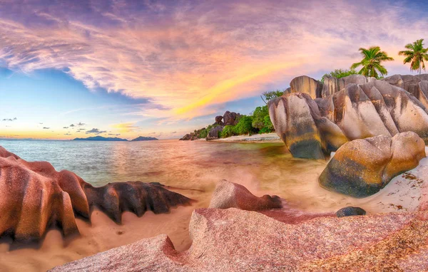 Anse Source d'Argent spiaggia ondulata — Foto Stock