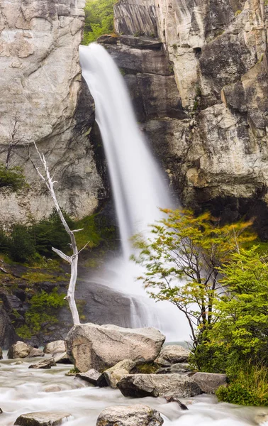 Chorrillo del Salto waterfall in Patagonia — Stockfoto
